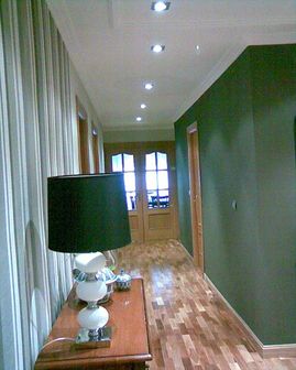 Pintura Decorativa Mikel casa con pintura en tonos verdes